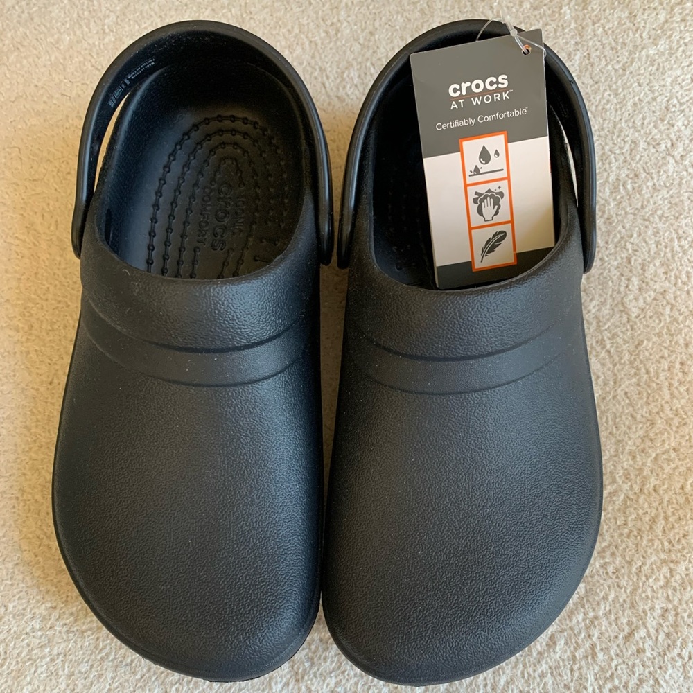 Crocs Specialist II NWT never worn women’s 7